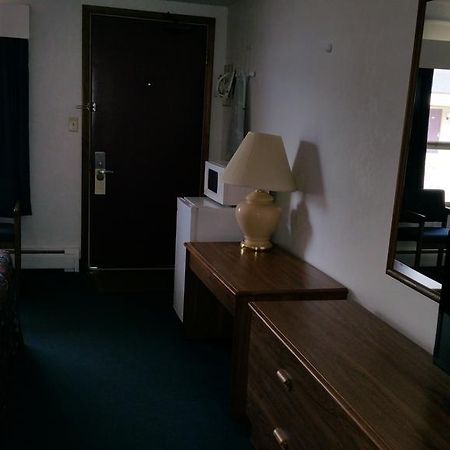 Amerivu Inn Harvest Estates New Hampton Экстерьер фото