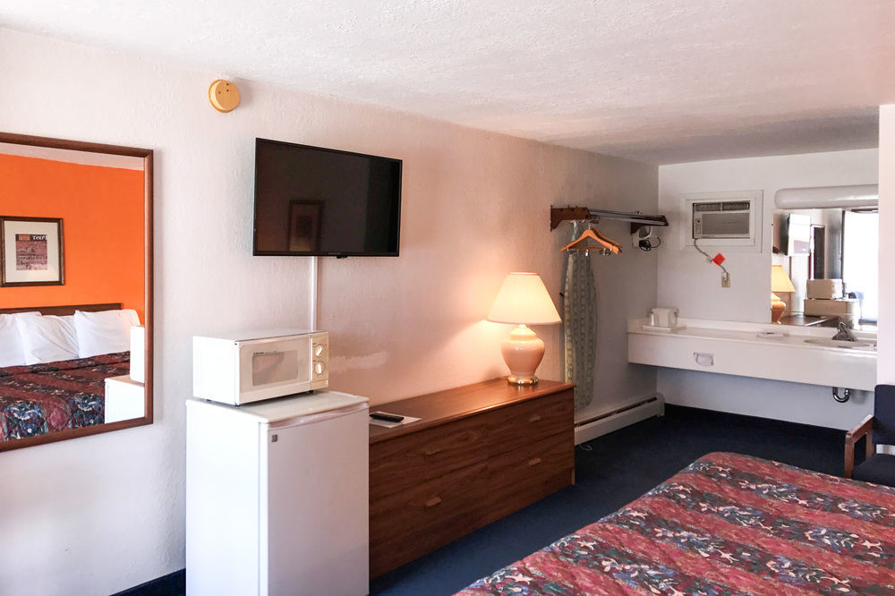 Amerivu Inn Harvest Estates New Hampton Экстерьер фото