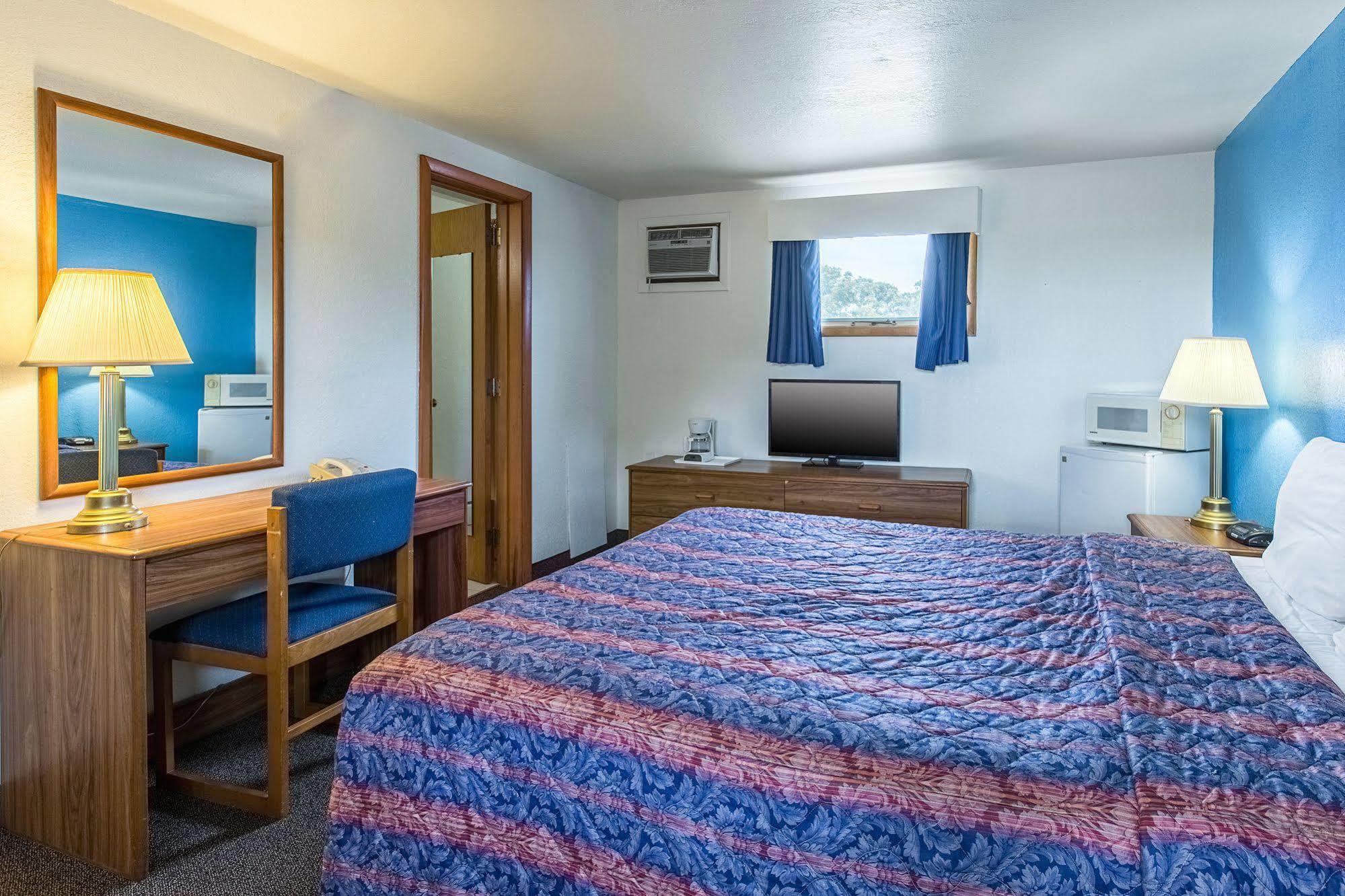 Amerivu Inn Harvest Estates New Hampton Экстерьер фото