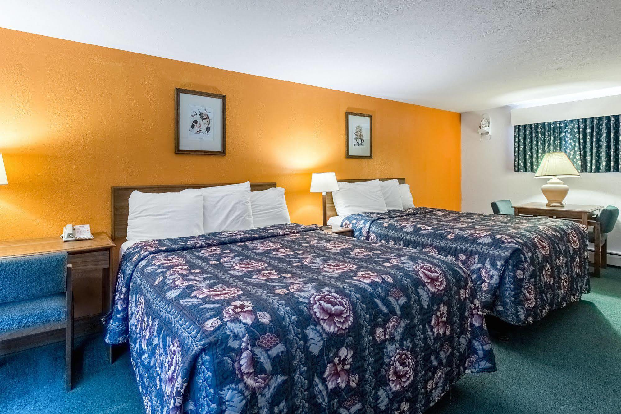 Amerivu Inn Harvest Estates New Hampton Экстерьер фото