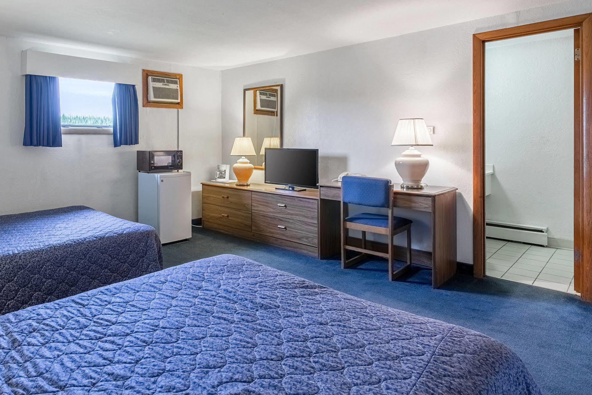 Amerivu Inn Harvest Estates New Hampton Экстерьер фото