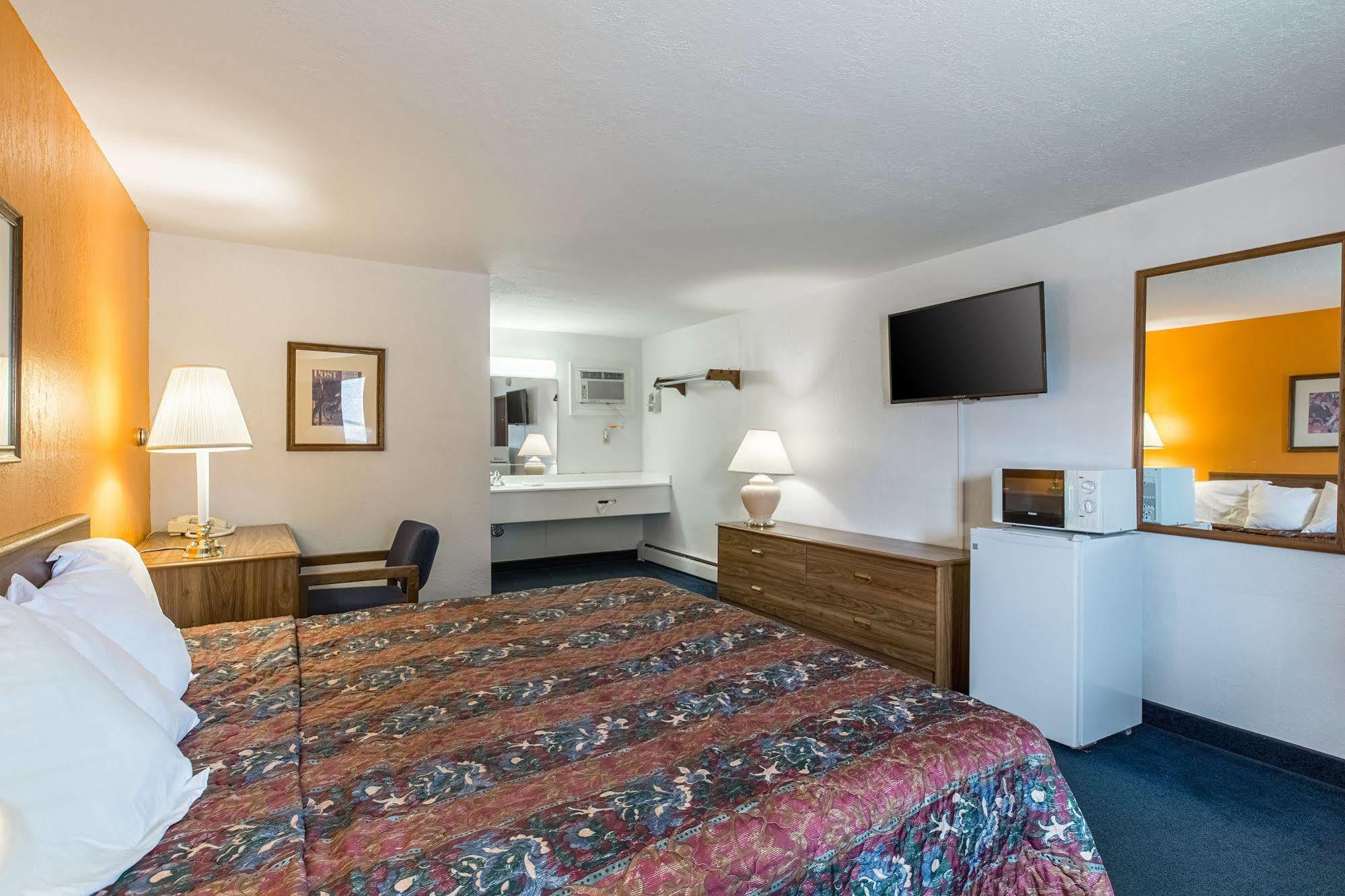 Amerivu Inn Harvest Estates New Hampton Экстерьер фото