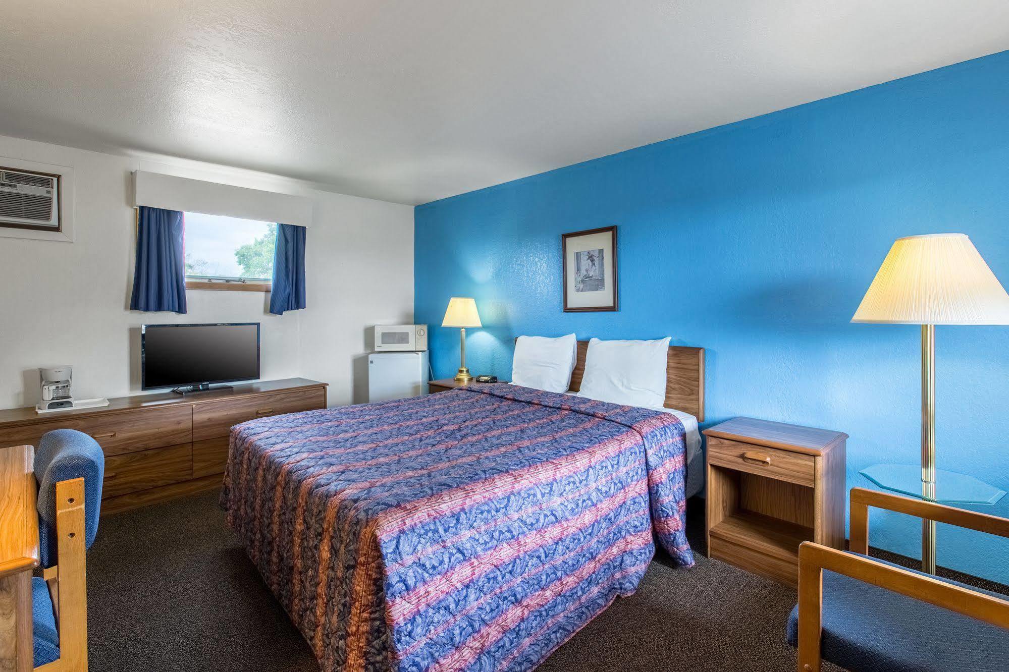 Amerivu Inn Harvest Estates New Hampton Экстерьер фото