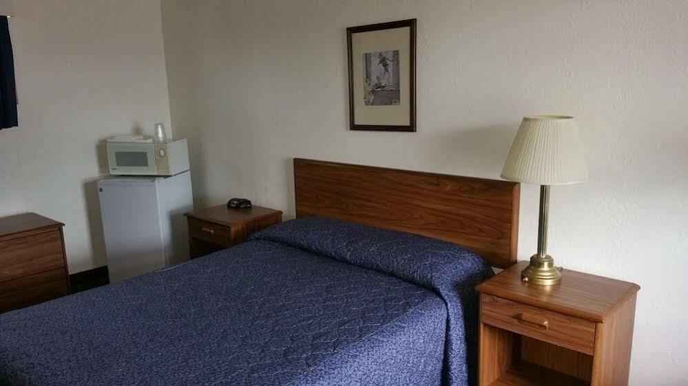 Amerivu Inn Harvest Estates New Hampton Экстерьер фото